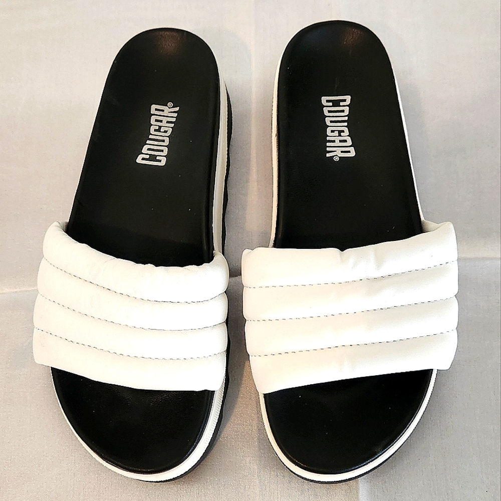 NWOT COUGAR PRATO Open toe White leather womens sandals size 7